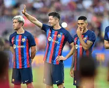 爱游戏官网-巴塞罗那训练开放日；集结日调整名单引欢呼；欧冠在即；资深球员宣示担当(巴塞罗那欧冠比赛)