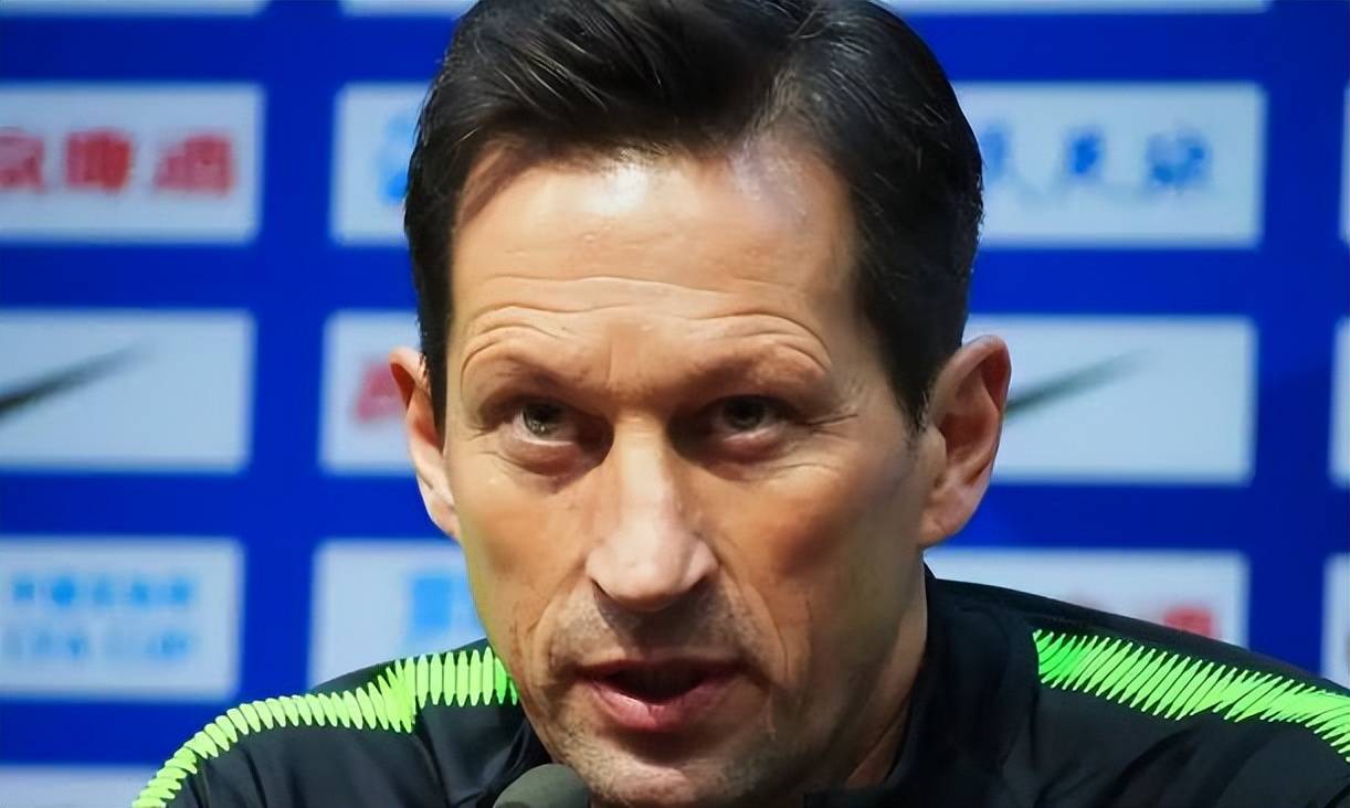 爱游戏-清晨阿贾克斯备战CBA季后赛波尔图赛后官宣签约，网友：上海申花围绕中超完成体检的简单介绍